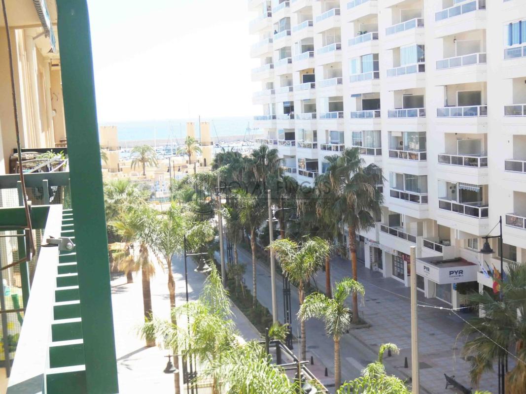 Sprzedaż mieszkania w Piso en Calle Lamo de Espinosa, 3, Zona Puerto Deportivo, Fuengirola, Fuengirola
photo 1