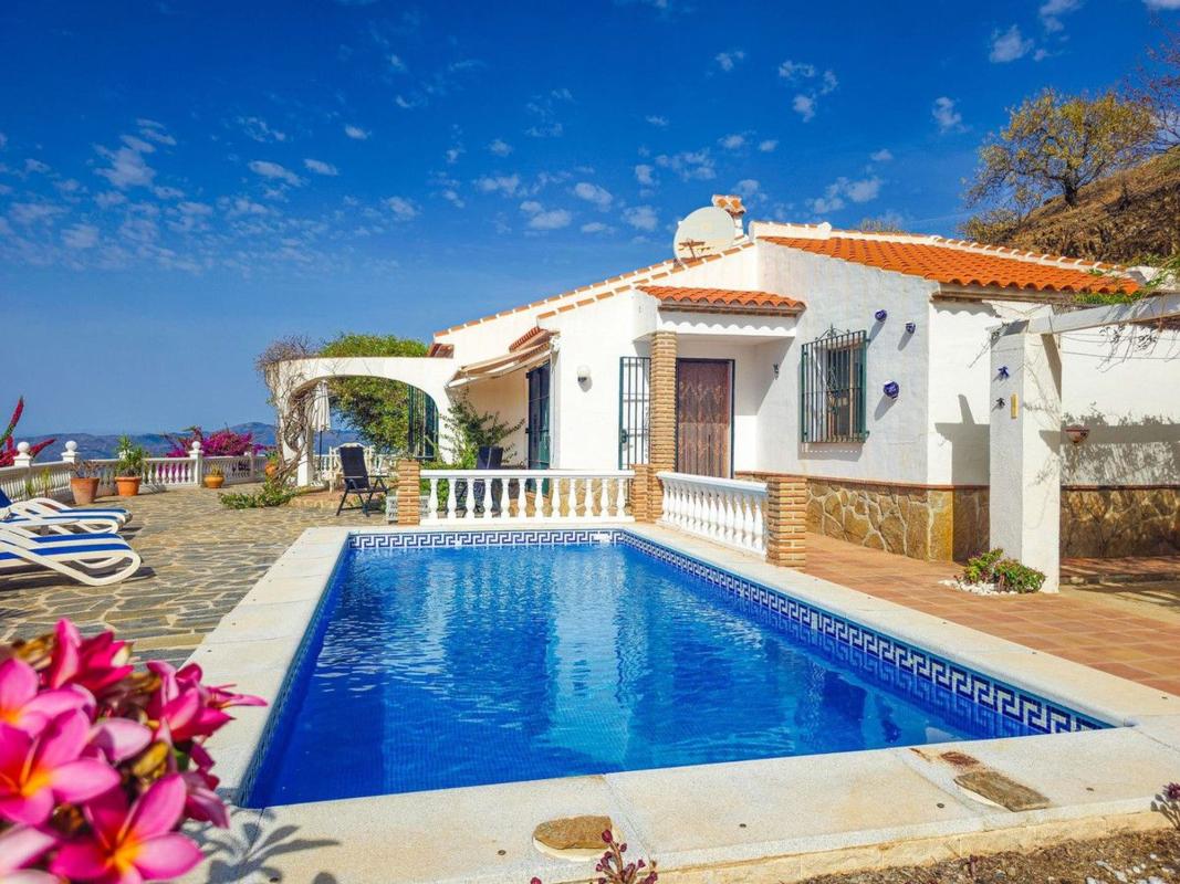 Propiedades en venta y alquiler en España photo 4