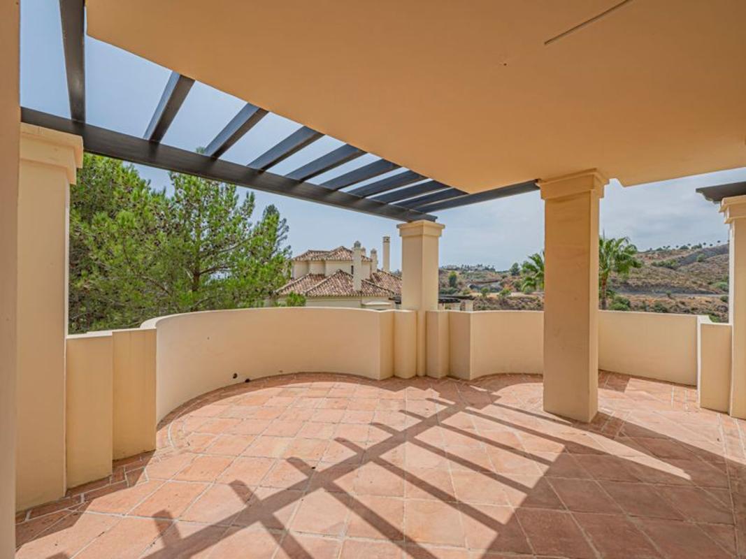 Venta de piso en Piso en Calle Partenon, Los Arqueros-Puerto del Almendro, Benahavís, Benahavís
photo 2