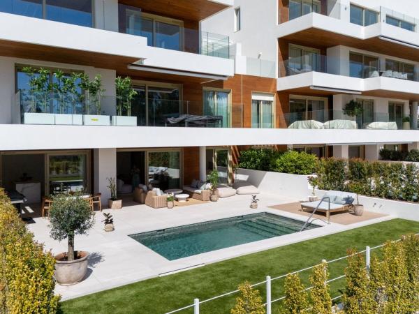 Дуплекс на продажу в Dúplex en Las Lomas de Río Verde, Marbella, Марбелла photo 1