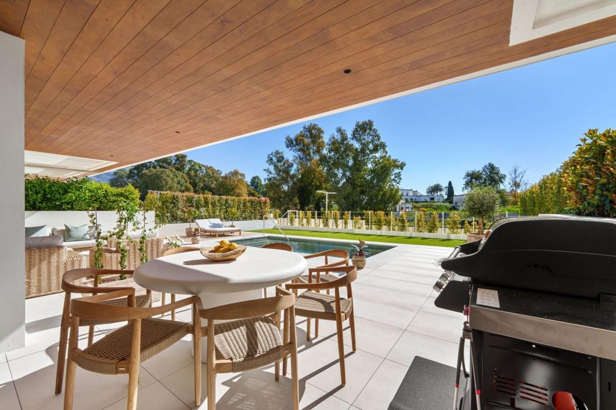 Продажа дуплекса на Dúplex en Las Lomas de Río Verde, Marbella, Марбелла photo 5