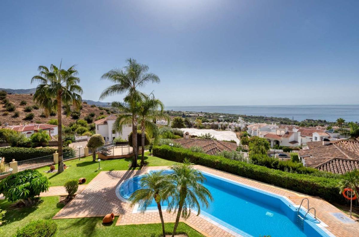 Продажа квартиры на Piso en Capistrano, Nerja, Нерха
photo 1