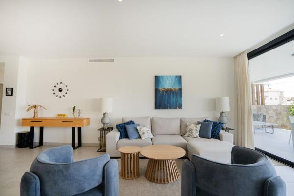 Продажа квартиры на Piso en Calle La Romana, Cabopino - Artola, Marbella, Марбелла
thumbnail 3