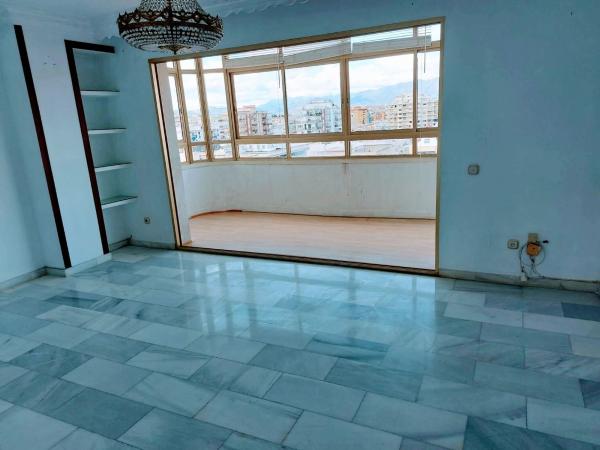 Ático en venta en  Ático en Calle Martínez Catena, 1, Zona Puerto Deportivo, Fuengirola, Fuengirola photo 4
