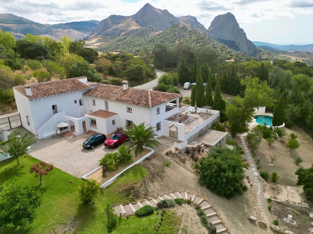 Propiedades en venta y alquiler en España photo 1