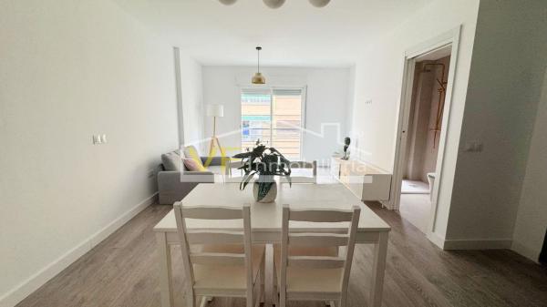 Продажа квартиры на Piso en Los Castillejos - La Trinidad, Málaga, Малага
 photo 1