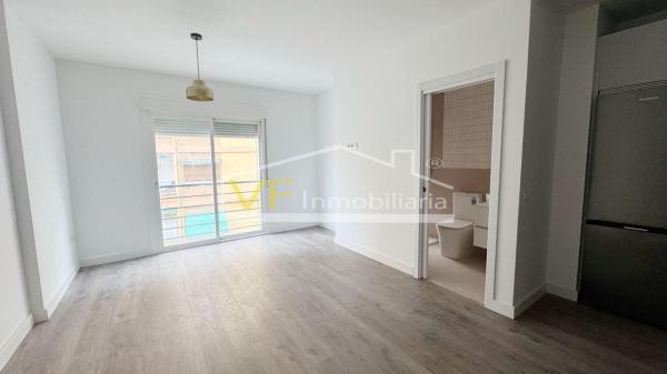 Продажа квартиры на Piso en Los Castillejos - La Trinidad, Málaga, Малага
 photo 1