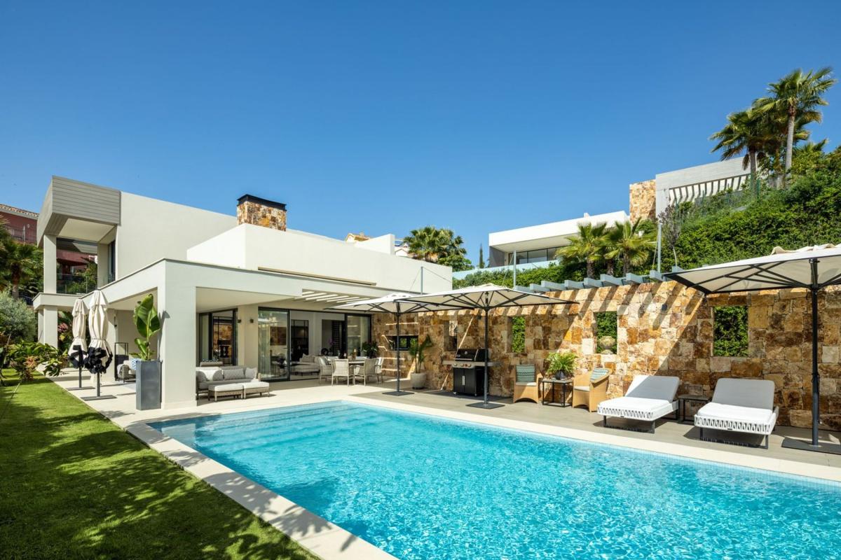 Properties for sale and rent in Spain photo 1