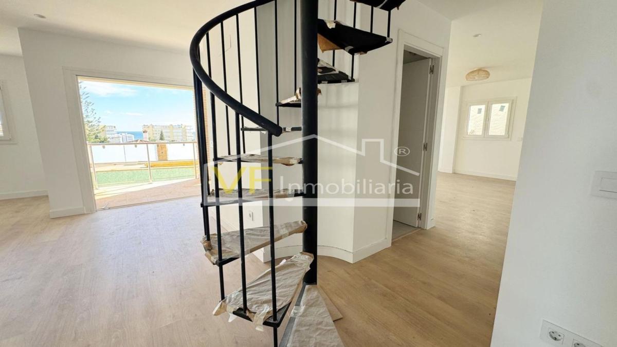 Продажа дуплекса на Dúplex en Calle Francisco de Quevedo, Montemar, Torremolinos, Торремолинос photo 2