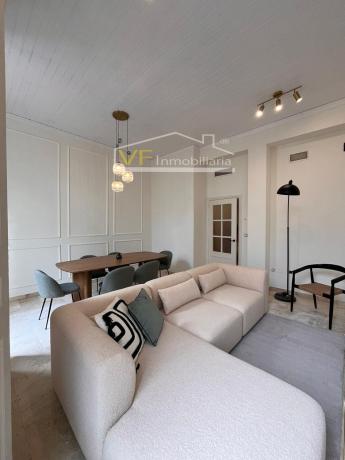 Продажа квартиры на Piso en Calle Méndez Núñez, Centro Histórico, Málaga, Малага
 photo 1