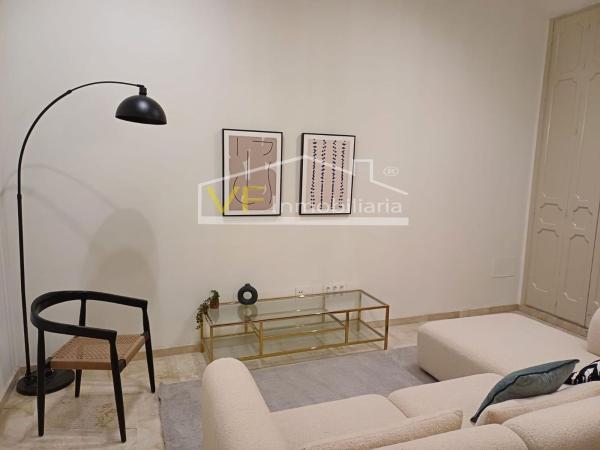 Продажа квартиры на Piso en Calle Méndez Núñez, Centro Histórico, Málaga, Малага
 photo 2