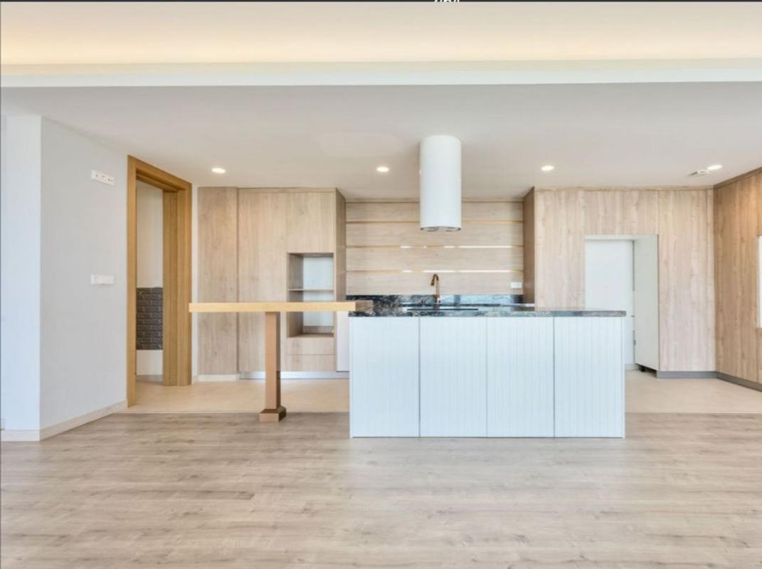 Venta de piso en Piso en Avenida Real de la Quinta, El Madroñal, Benahavís, Benahavís
photo 3