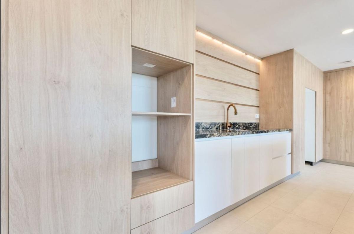 Venta de piso en Piso en Avenida Real de la Quinta, El Madroñal, Benahavís, Benahavís
photo 5