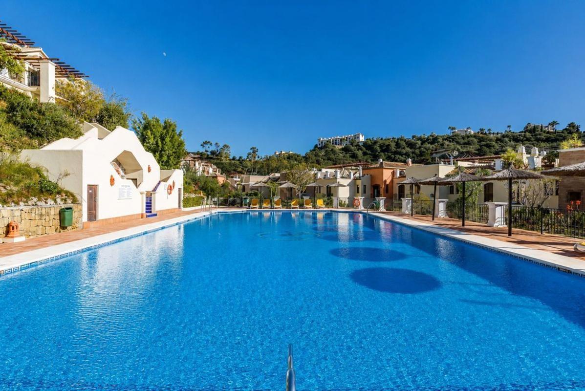 Venta de piso en Piso en Calle Los Arqueros, Los Arqueros-Puerto del Almendro, Benahavís, Benahavís
photo 1