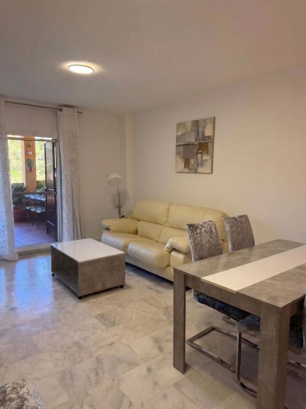 Продажа квартиры на Piso en Avenida Benajarafe, Reserva de Marbella, Marbella, Марбелла
photo 1