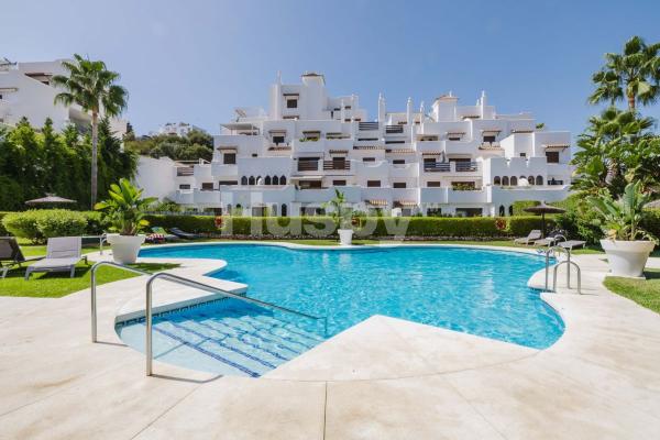Venta de piso en Piso en Resinera Voladilla, La Concha-Resina Golf, Estepona, Estepona
photo 1