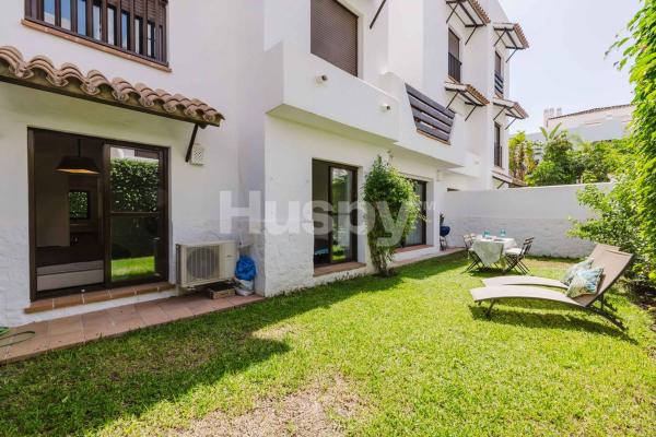 Venta de piso en Piso en Resinera Voladilla, La Concha-Resina Golf, Estepona, Estepona
thumbnail 3