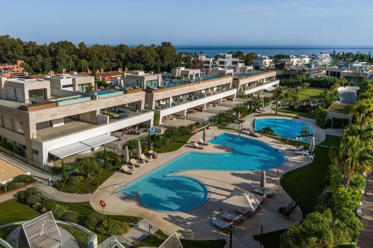 Sprzedaż mieszkania w Piso en Lugar Urbanizacion Lomas de Rio Verde, Las Lomas de Río Verde, Marbella, Marbella
photo 1