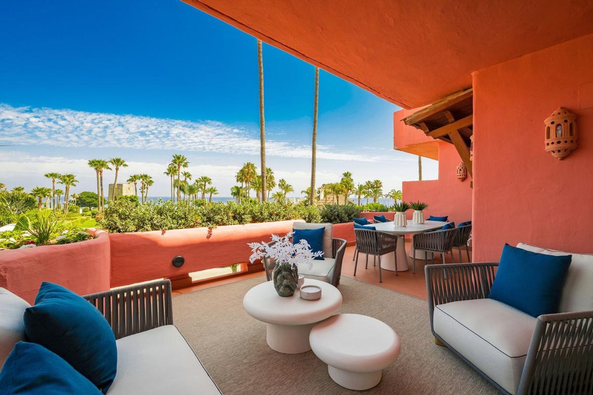 Venta de piso en Piso en Guadalmansa, Estepona, Estepona
photo 1
