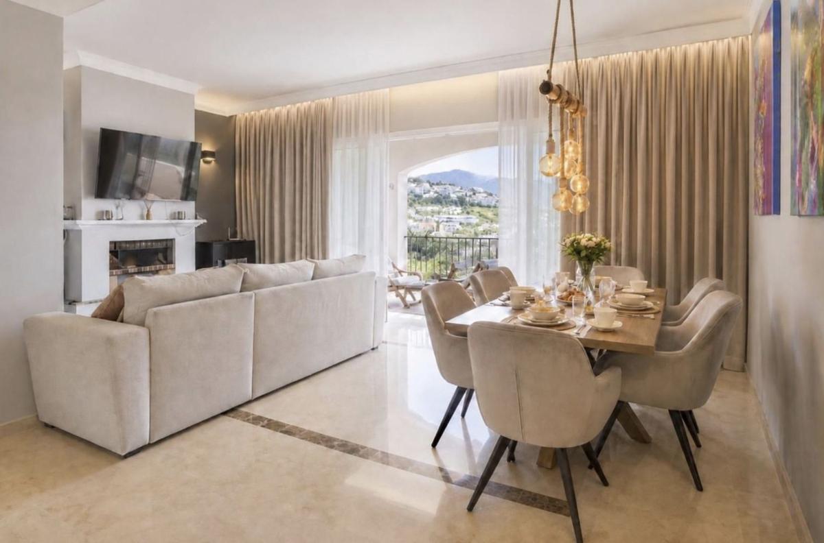 Venta de piso en Piso en Los Arqueros-Puerto del Almendro, Benahavís, Benahavís
 photo 4