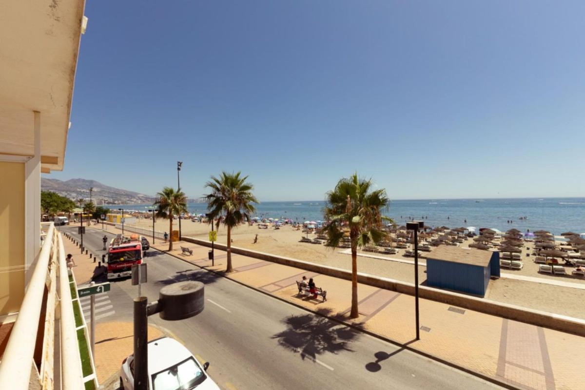 Sale of apartment in Piso en Paseo Marítimo Rey de España, Zona Puerto Deportivo, Fuengirola, Fuengirola
 photo 2