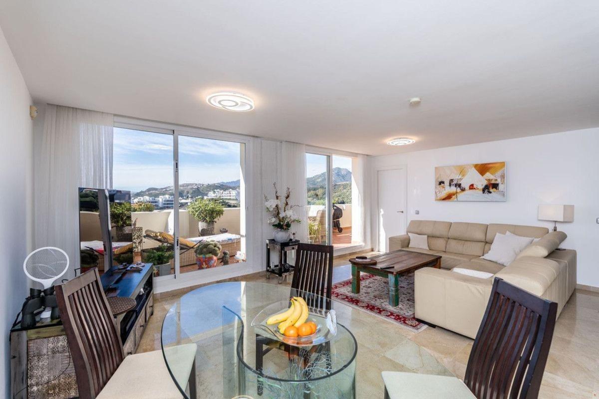 Venta de piso en Piso en Urbanizacion Puerto de los Almendros, Los Arqueros-Puerto del Almendro, Benahavís, Benahavís
 photo 2