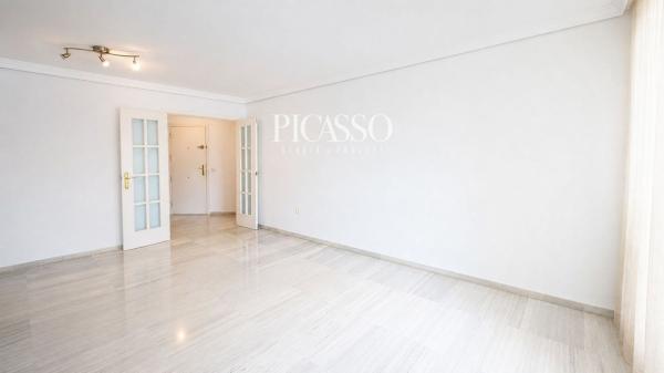 Venta de piso en Piso en Ayuntamiento, Torremolinos, Torremolinos
 photo 1