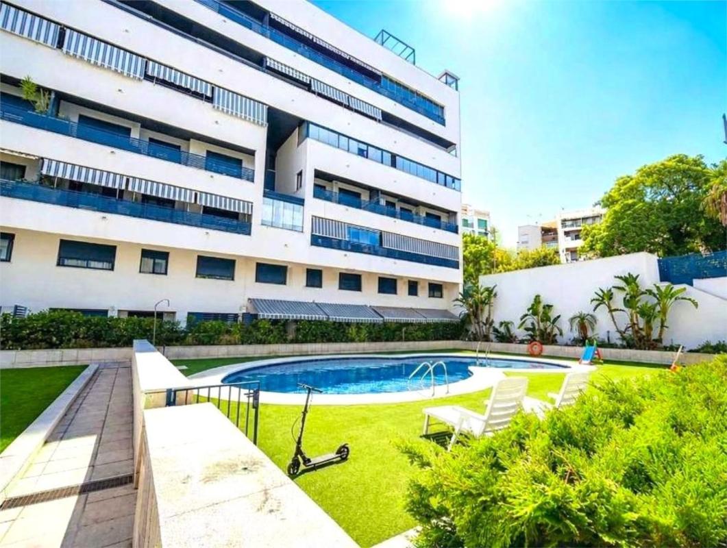 Venta de piso en Piso en Calle Vista África, Puerto de Estepona, Estepona, Estepona
photo 5