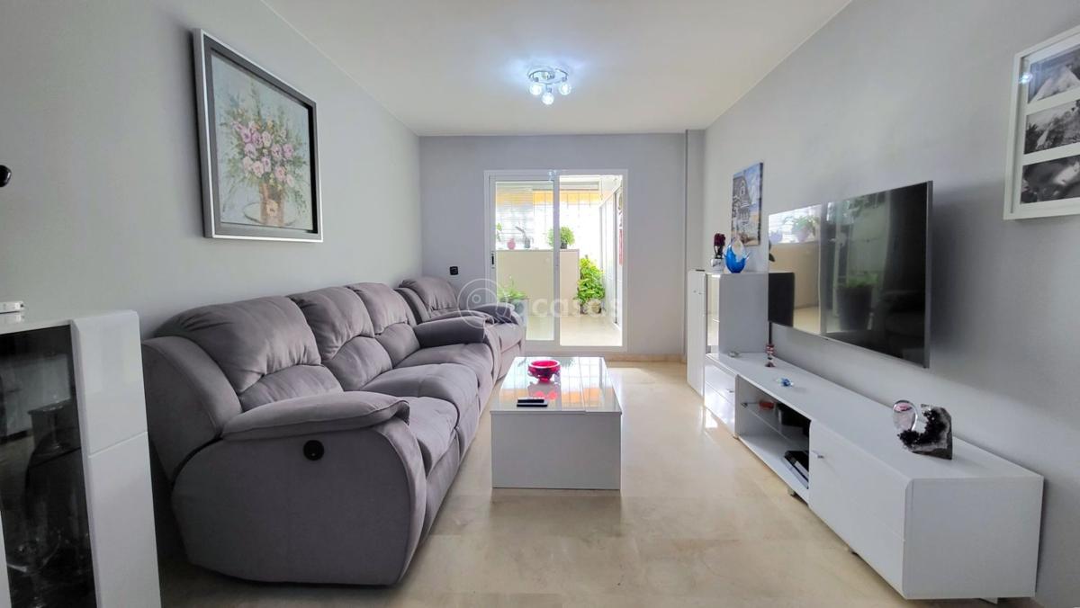 Sale of apartment in Piso en Calle Faro, 3, Zona Centro Comercial Torrequebrada, Benalmádena, Benalmádena
 photo 4