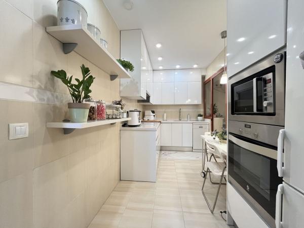Продажа квартиры на Piso en Bulevar Louis Pasteur, El Tejar - Hacienda Bizcochero, Málaga, Малага
photo 1