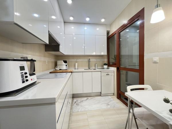 Продажа квартиры на Piso en Bulevar Louis Pasteur, El Tejar - Hacienda Bizcochero, Málaga, Малага
 photo 4