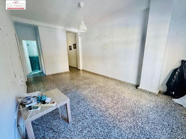 Продажа квартиры на Piso en Victoria Eugenia, Málaga, Малага
 photo 4