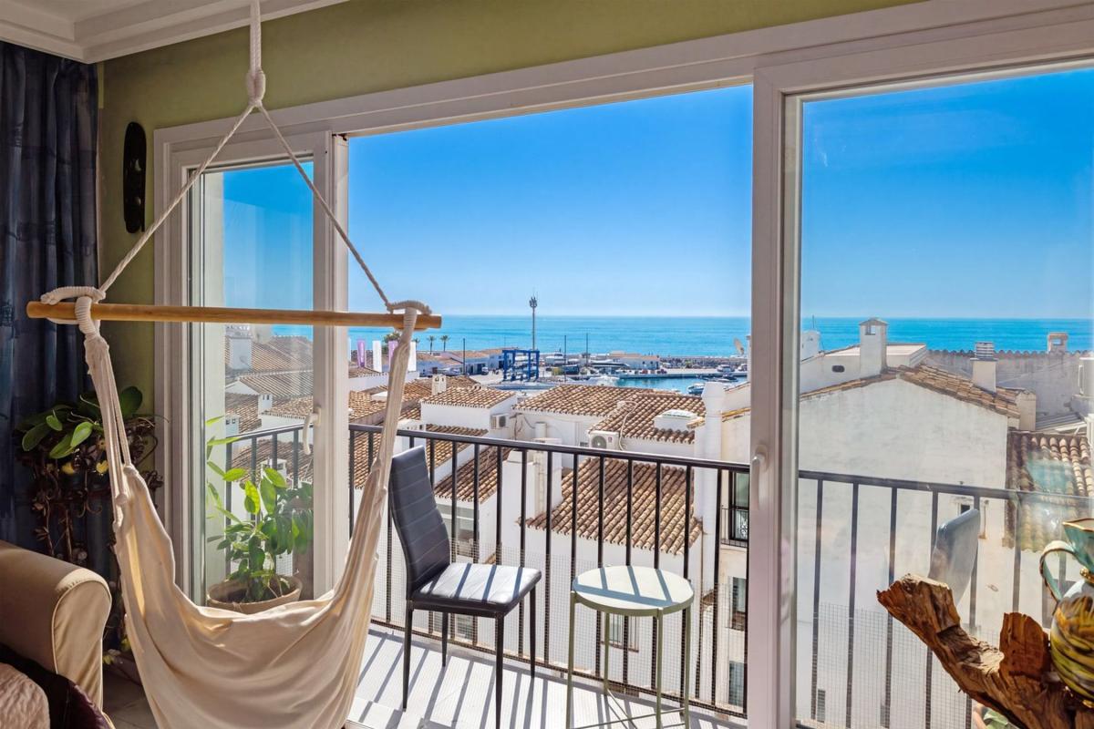 Venta de piso en Piso en Avenida de Julio Iglesias, Puerto Banús, Marbella, Marbella
photo 1