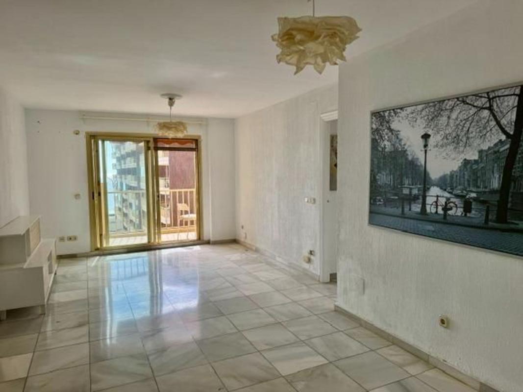 Продажа квартиры на Piso en Calle Héroes de Baler, Zona Sohail, Fuengirola, Фуэнхирола
photo 2