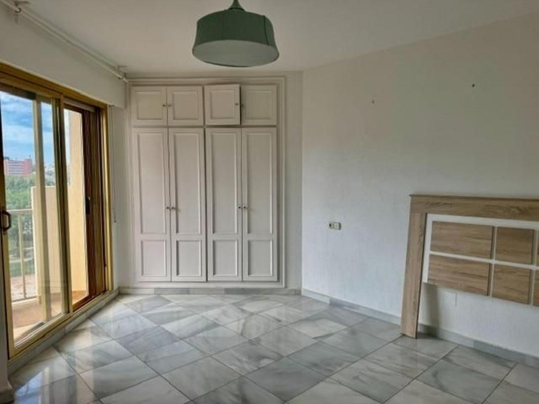 Продажа квартиры на Piso en Calle Héroes de Baler, Zona Sohail, Fuengirola, Фуэнхирола
photo 5