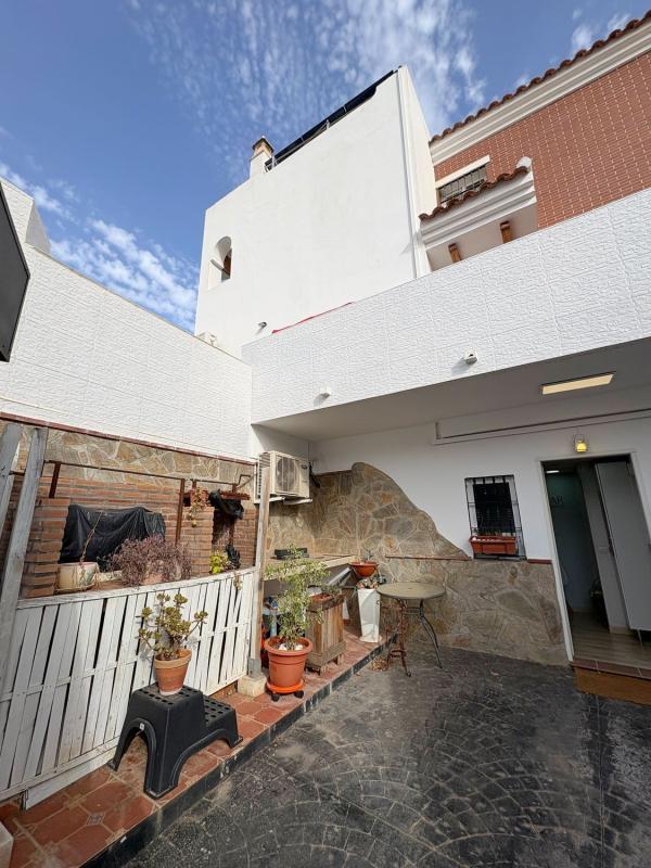 Properties for sale and rent in Spain photo 4