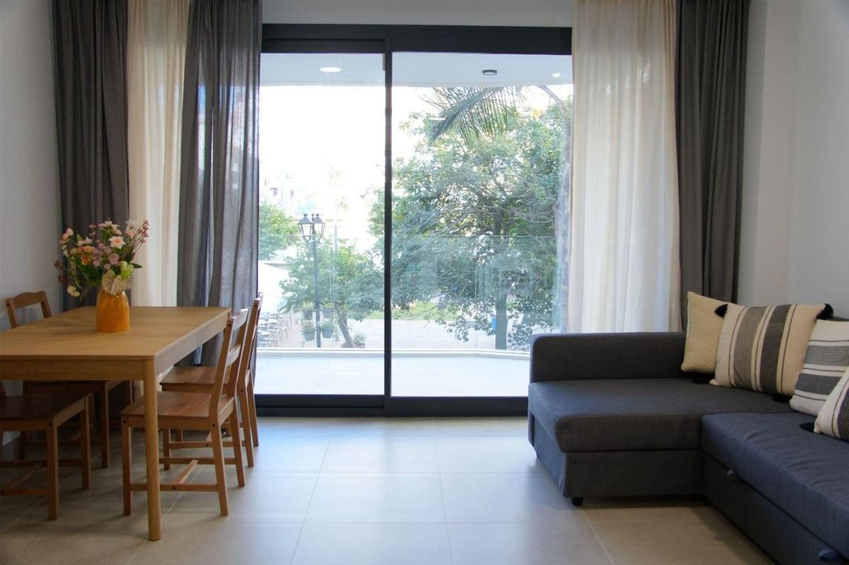 Venta de piso en Piso en Puerto de Estepona, Estepona, Estepona
photo 2