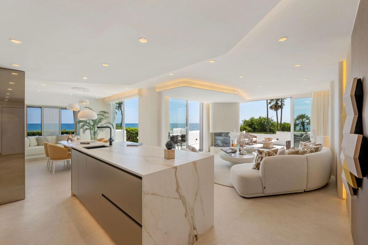Venta de piso en Piso en Alcazaba Beach s/n, Punta Plata, Estepona, Estepona
 photo 5