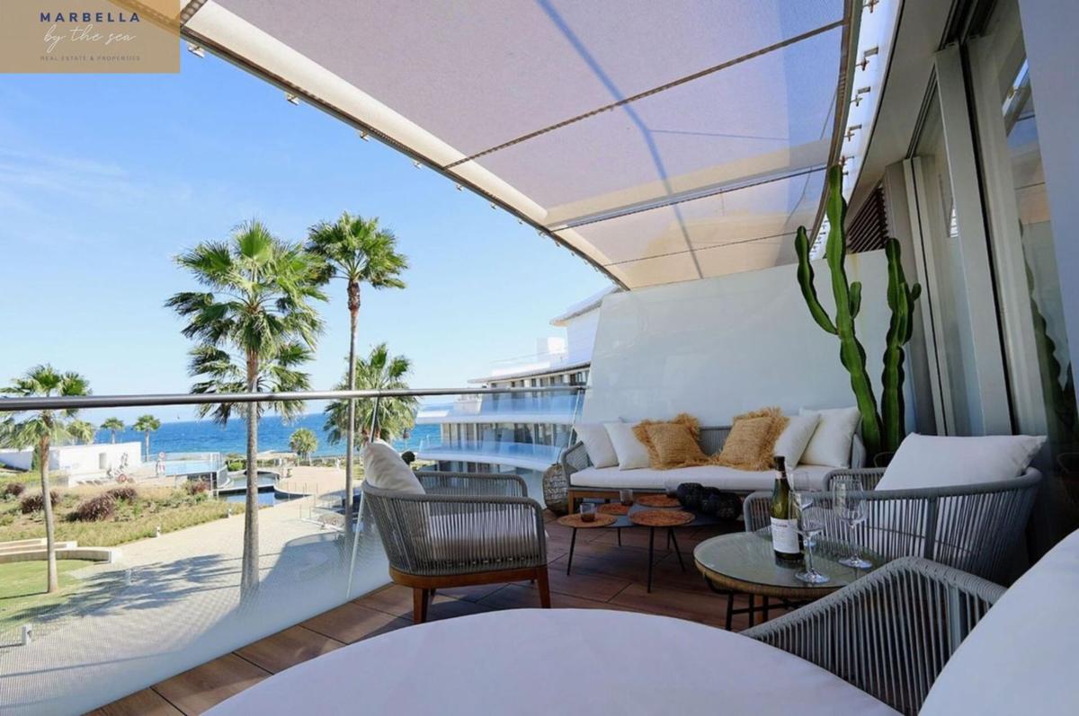 Venta de piso en Piso en Calle Costa Tropicana, Guadalobón, Estepona, Estepona
photo 4