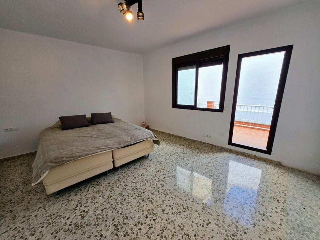 Propiedades en venta y alquiler en España photo 5