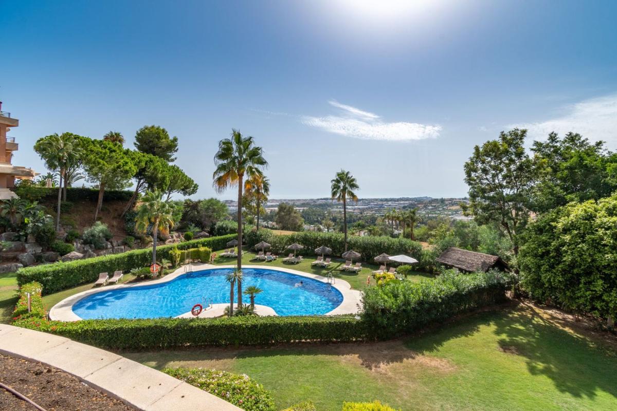 Sale of apartment in Piso en Los Naranjos, Marbella, Marbella
 photo 5
