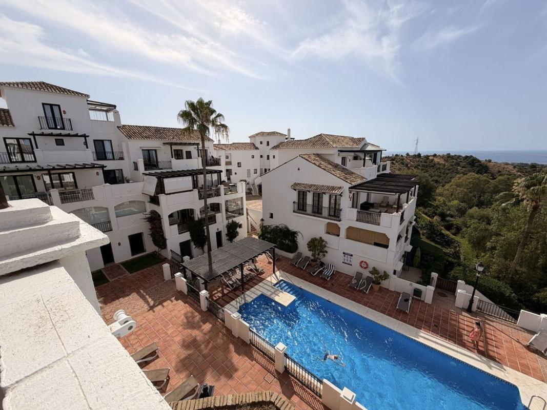 Продажа дуплекса на Dúplex en Alto de los Monteros, Marbella, Марбелла photo 3