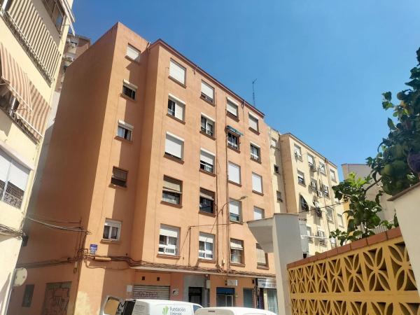 Sprzedaż mieszkania w Piso en Calle Moreno Nieto, Victoria Eugenia, Málaga, Málaga
photo 1