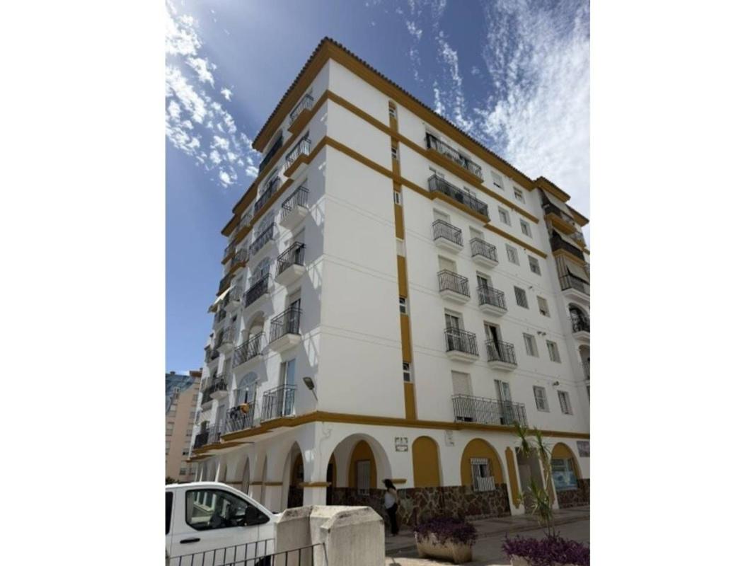 Venta de piso en Piso en Avenida de los Reales, Sierra de Estepona-Avda de Andalucia, Estepona, Estepona
 photo 5