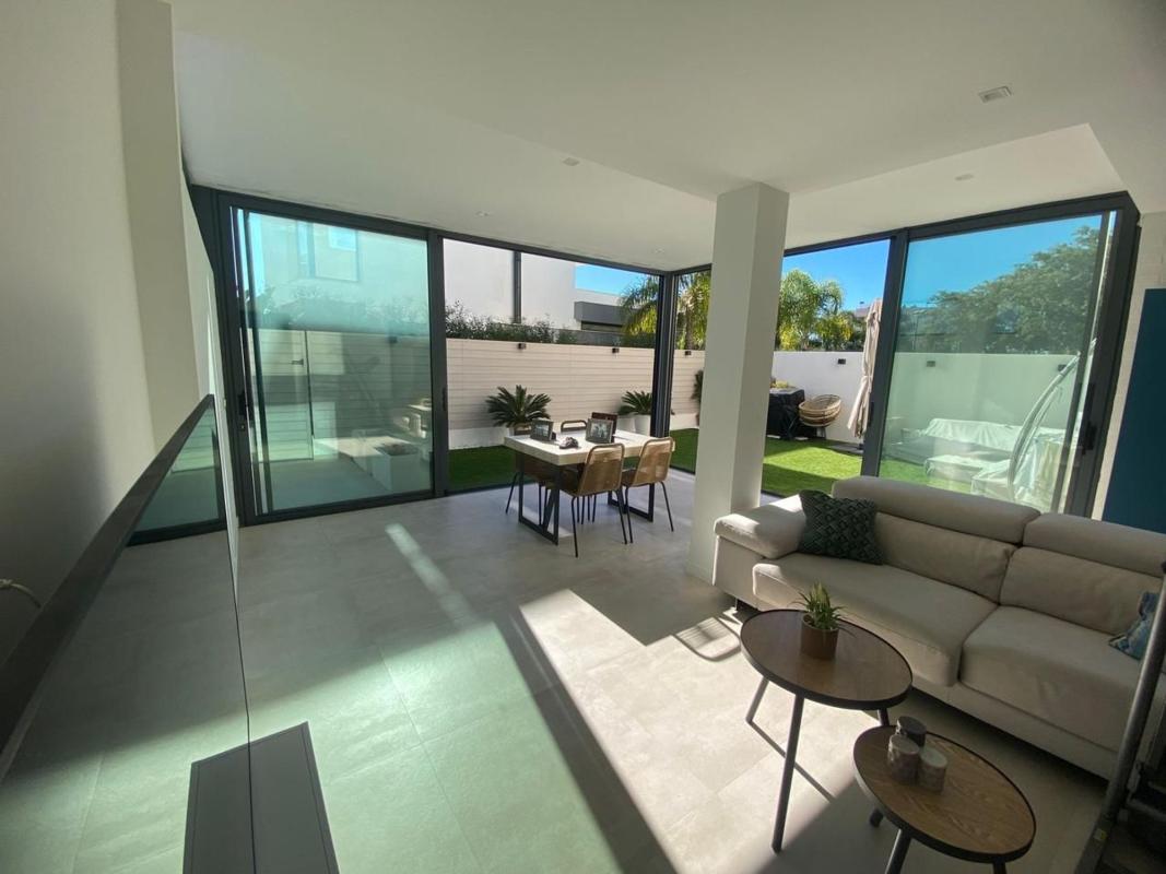 Продажа квартиры на Piso en Avenida Fuengirola, El Higuerón, Fuengirola, Фуэнхирола
photo 3