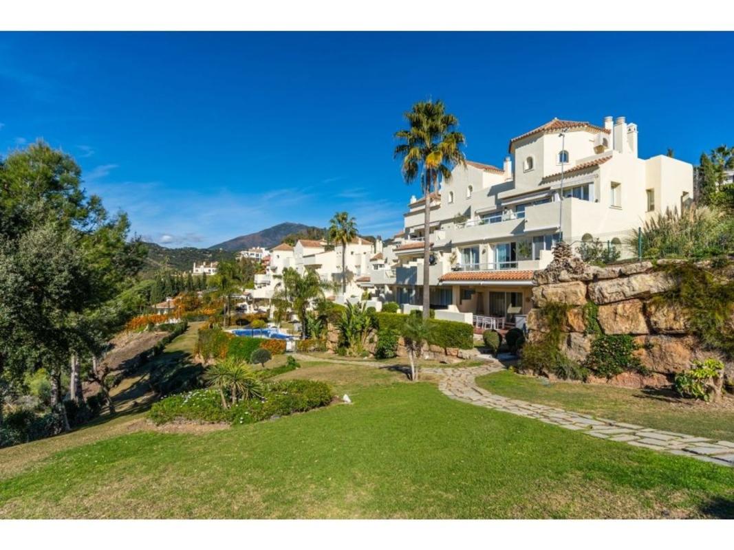 Sprzedaż mieszkania w Piso en Los Arqueros-Puerto del Almendro, Benahavís, Benahavís
photo 1