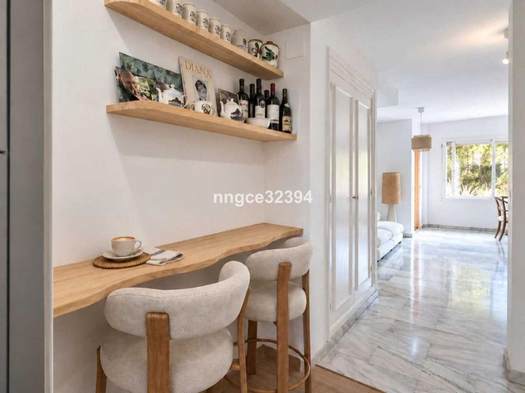 Venta de piso en Piso en La Concha-Resina Golf, Estepona, Estepona
photo 1