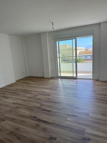Продажа квартиры на Piso en Calle José Luis Díez, 1, Puerto de Estepona, Estepona, Эстепона
photo 1