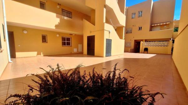 Venta de piso en Piso en Calle Jovellanos s/n, Centro, Alhaurín de la Torre, Alhaurín de la Torre
thumbnail 2
