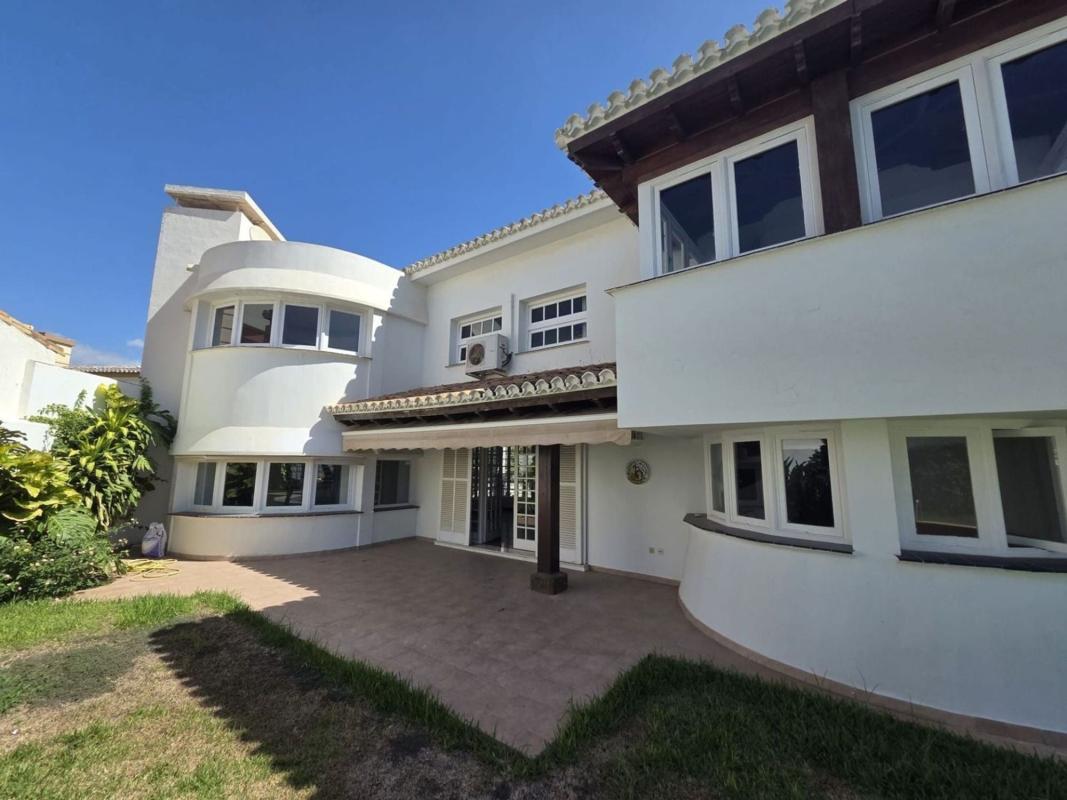 Sprzedaż niezależnego domku jednorodzinnego w Casa o chalet en Centro Ciudad, Fuengirola, Fuengirola photo 2